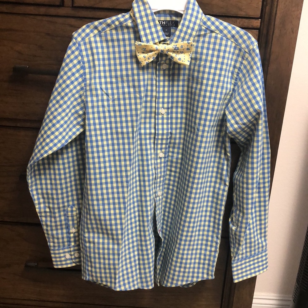 Tommy Hilfiger gentle used boys dress shirt - Picture 2 of 4